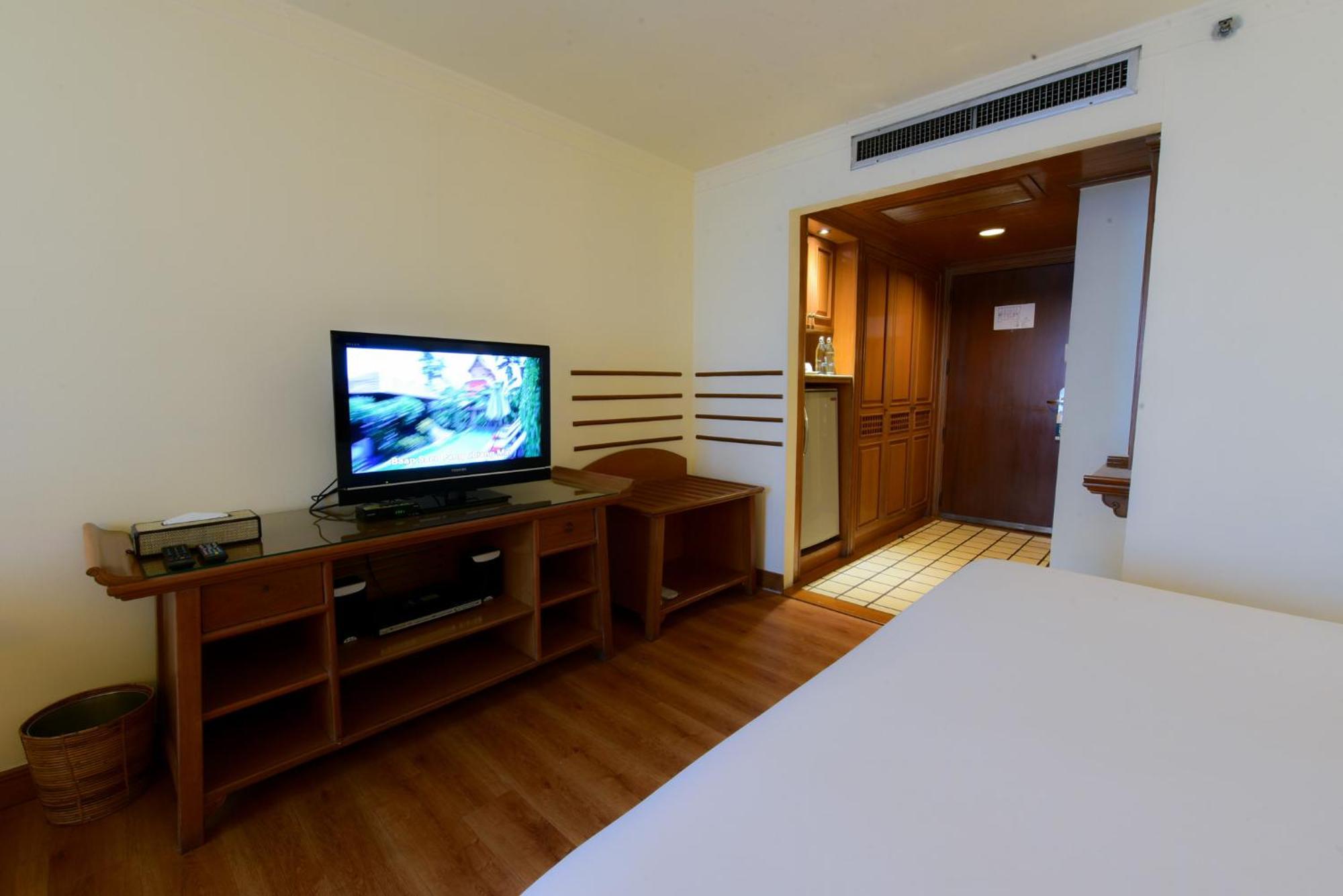 Silom Serene A Boutique Hotel Banguecoque Exterior foto